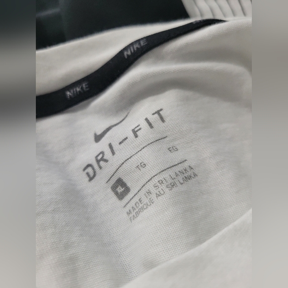 Men's Nike Tshirts - Picture 6 of 7